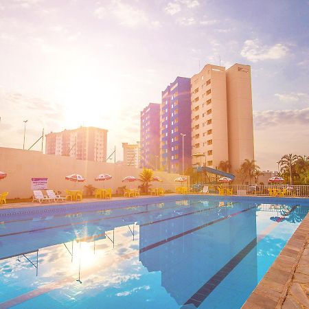 Golden Dolphin Express - Viva Ferias Apartamento Caldas Novas Exterior foto
